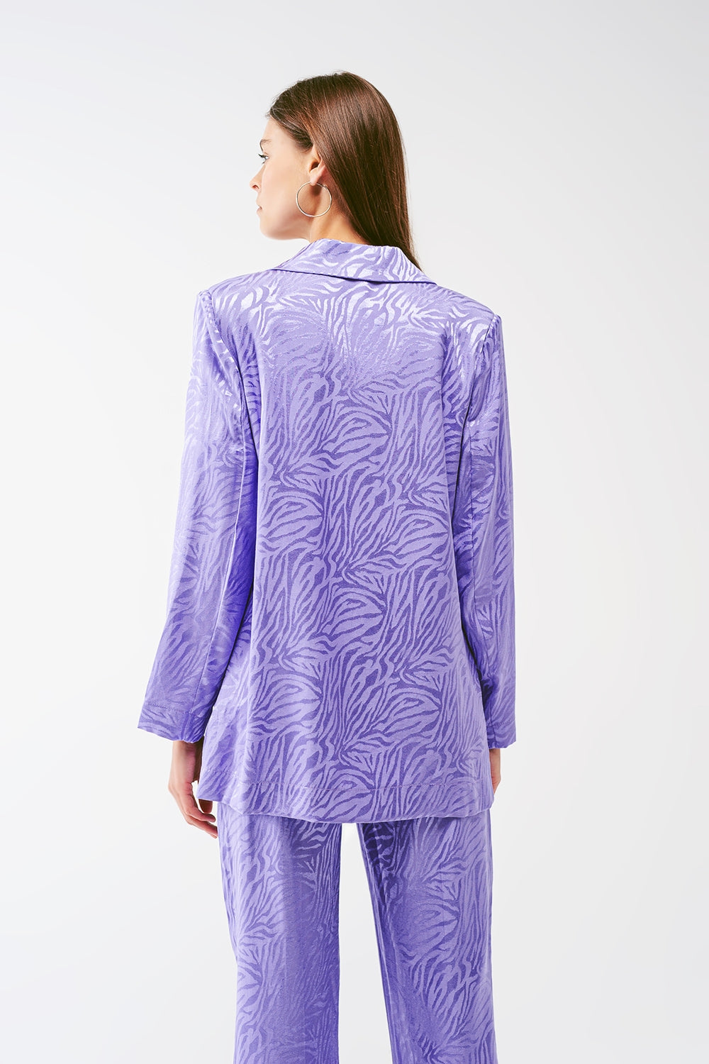 Blazer oversize con estampado de cebra en morado