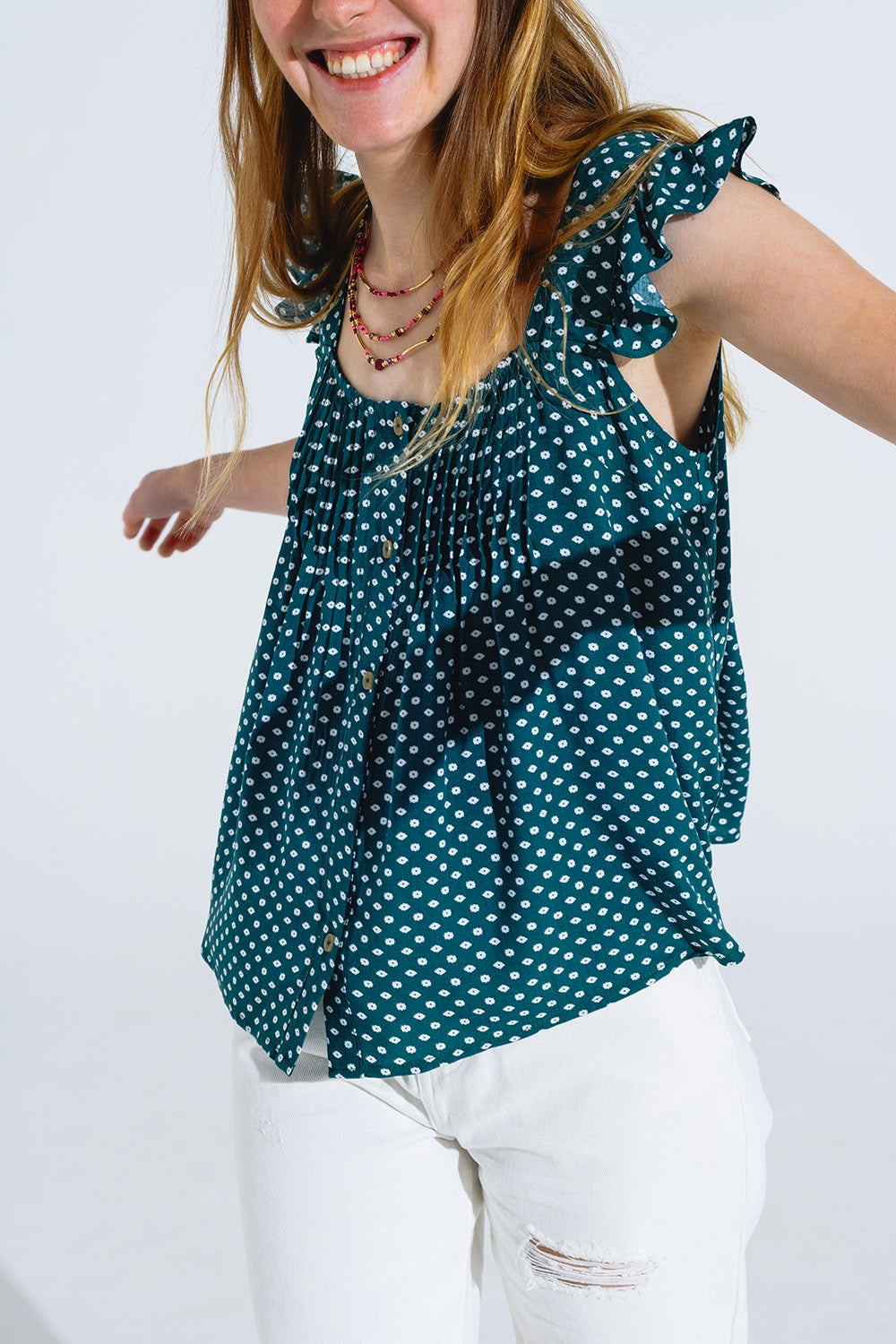 Blusa abotonada de manga corta con volantes y estampado de flores en verde