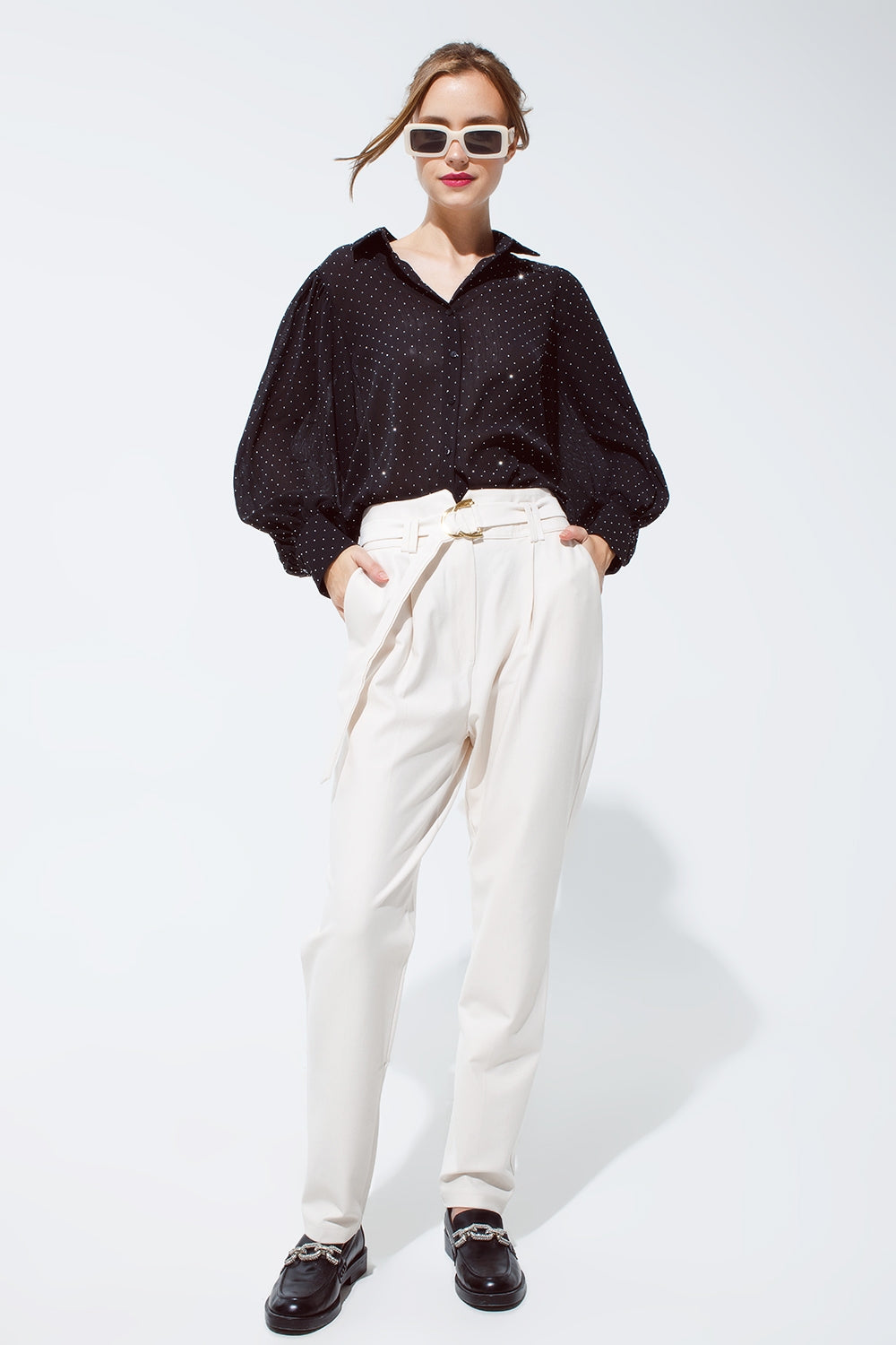 Blusa en negro con detalle de strass