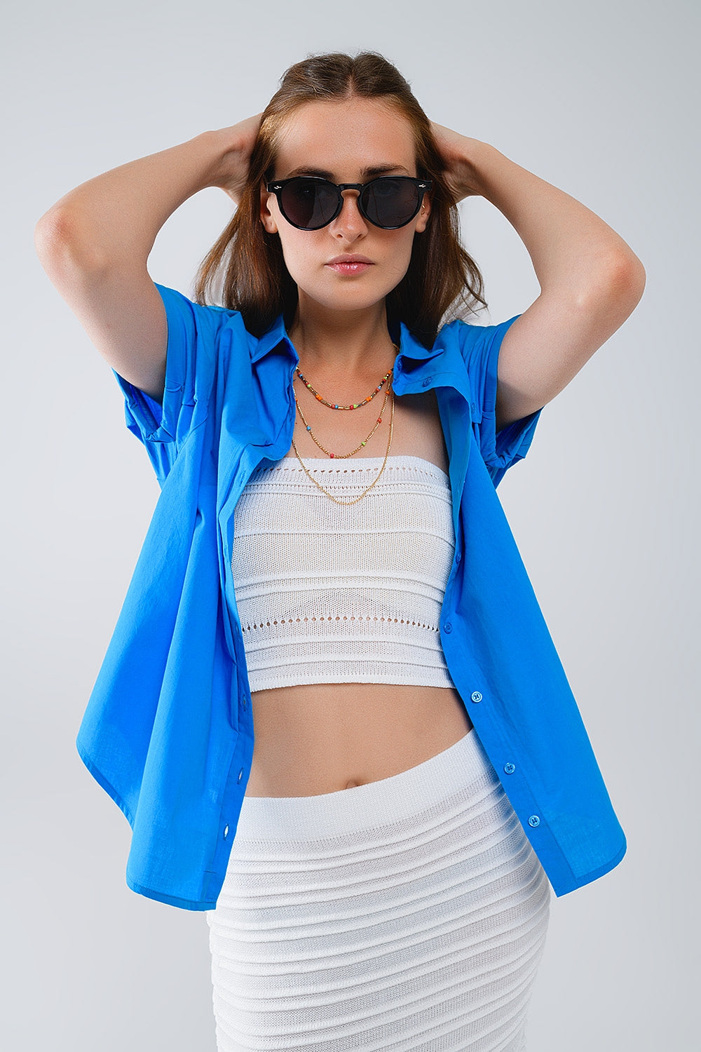 Camisa abotonada de manga corta en azul