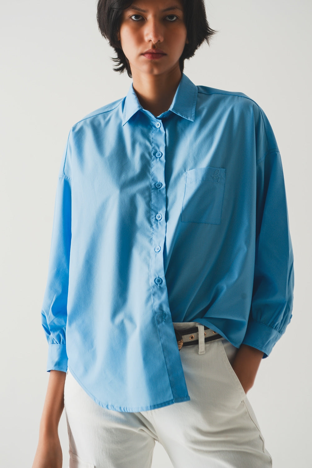 Camisa azul con mangas voluminosas de popelina