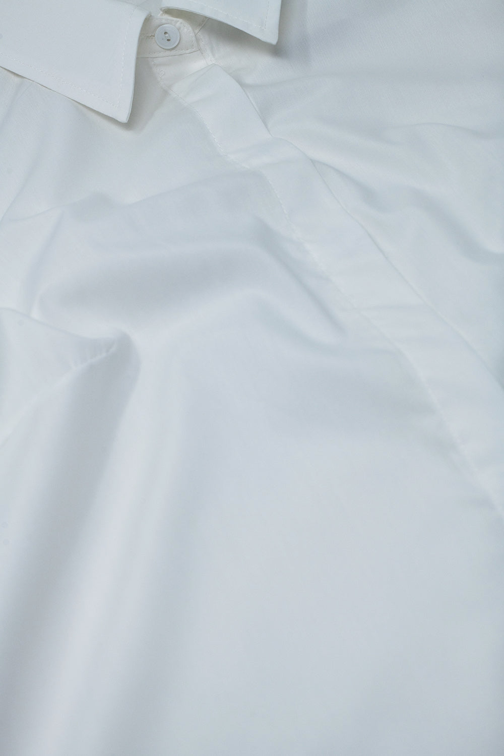 Camisa blanca basica de poplin de manga larga globo