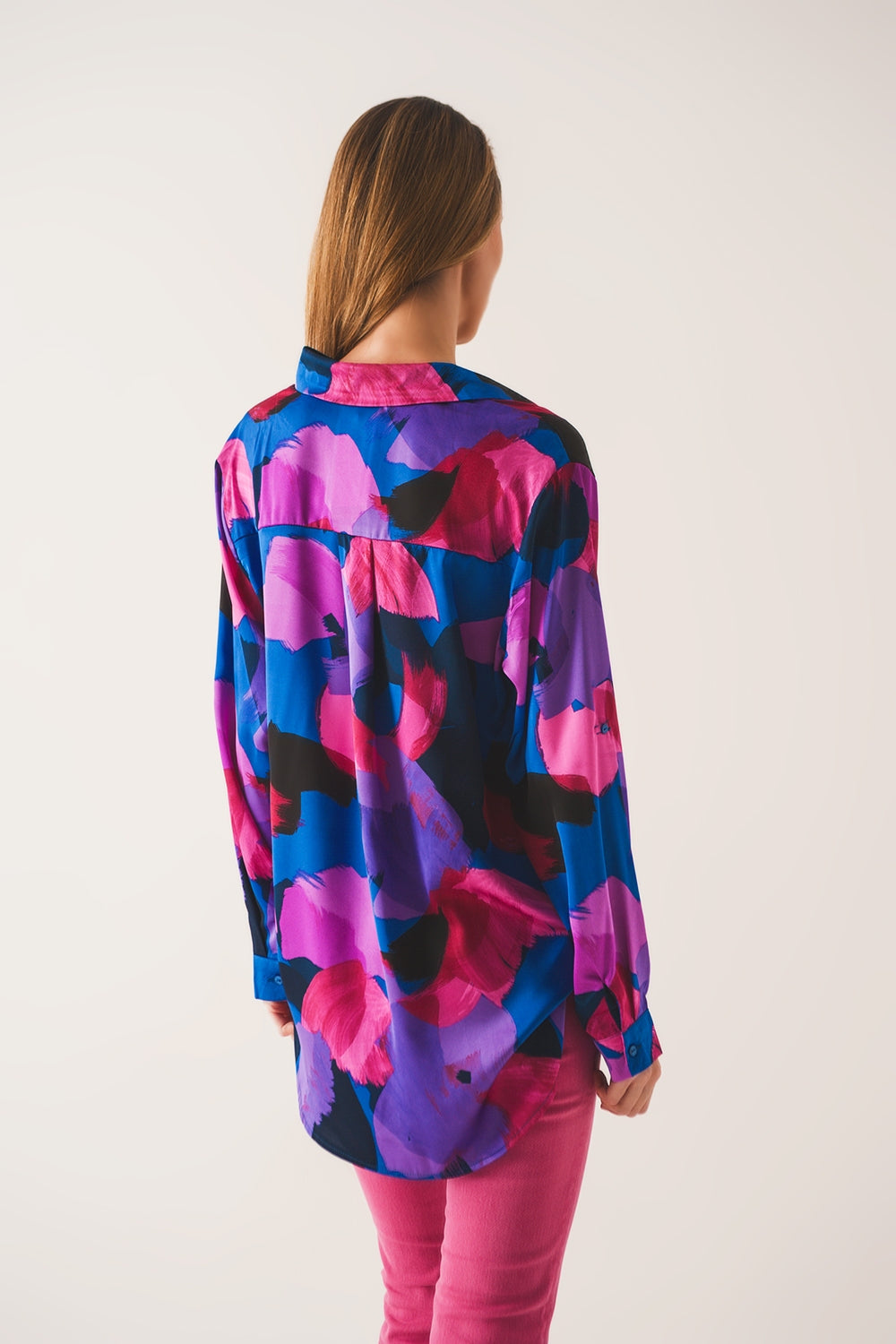 Camisa con estampado floral morado