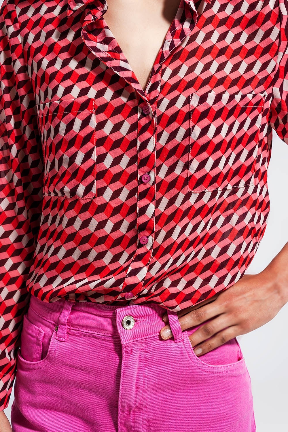 Camisa de manga larga con estampado geométrico y cuello de solapas