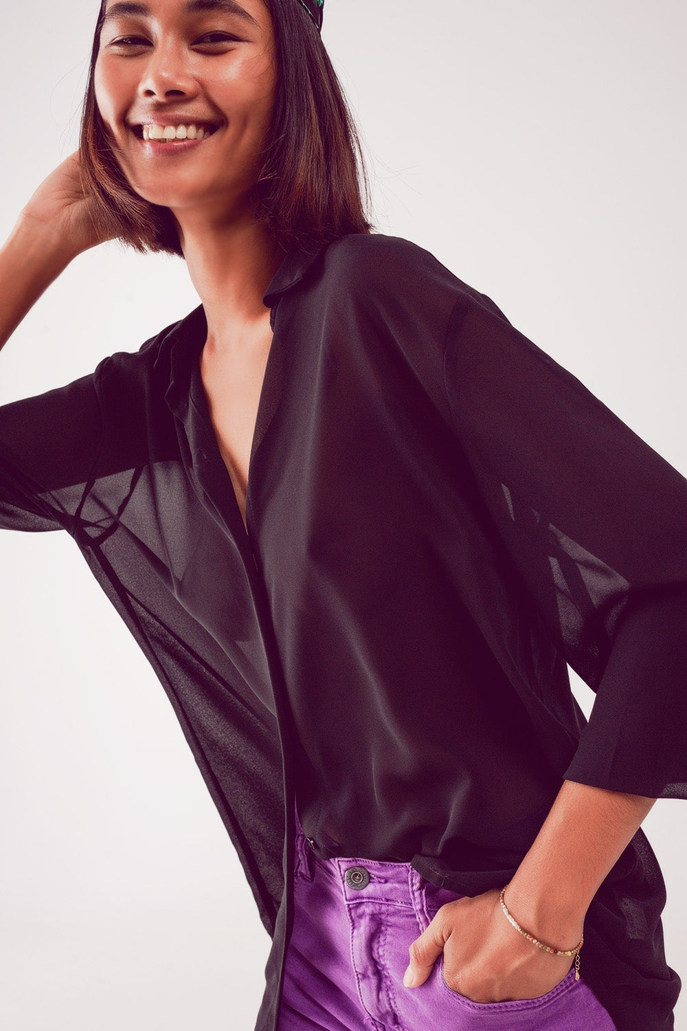 Camisa negra de chifón transparente