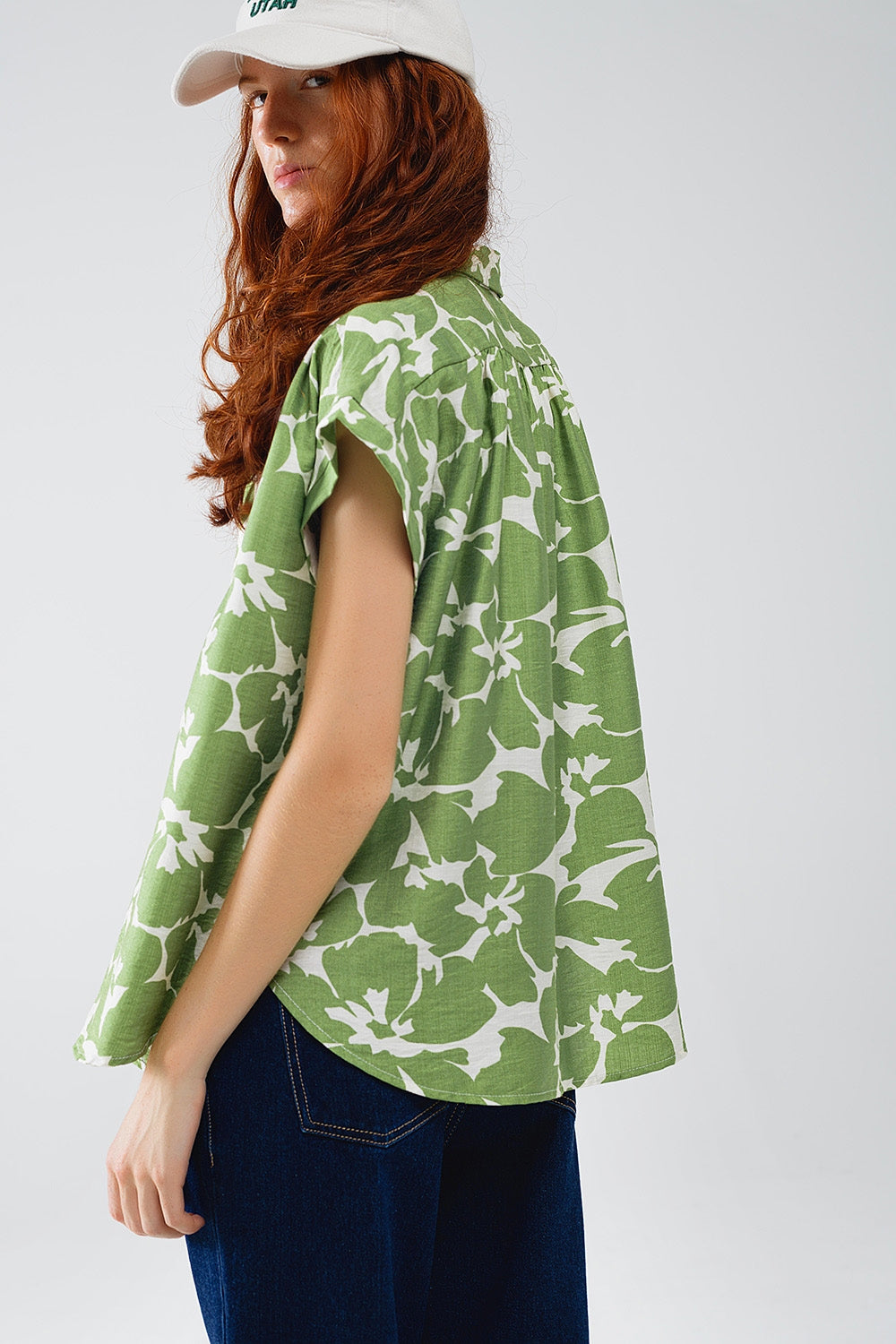 Camisa relajada con estampado floral en verde
