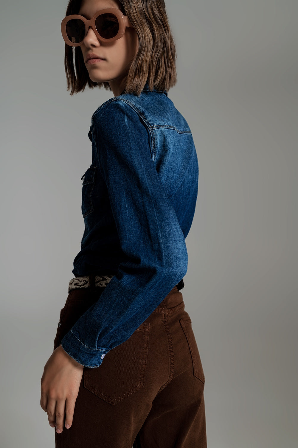 Camisa vaquera con lavado azul medio