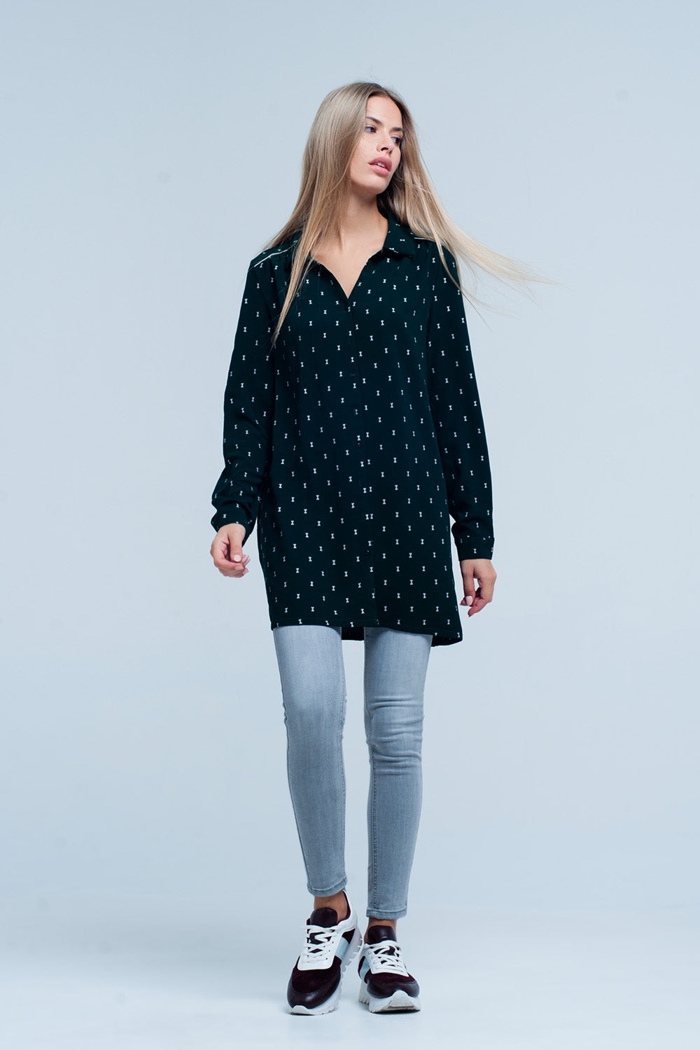Camisa Verde larga con estampado en plateado