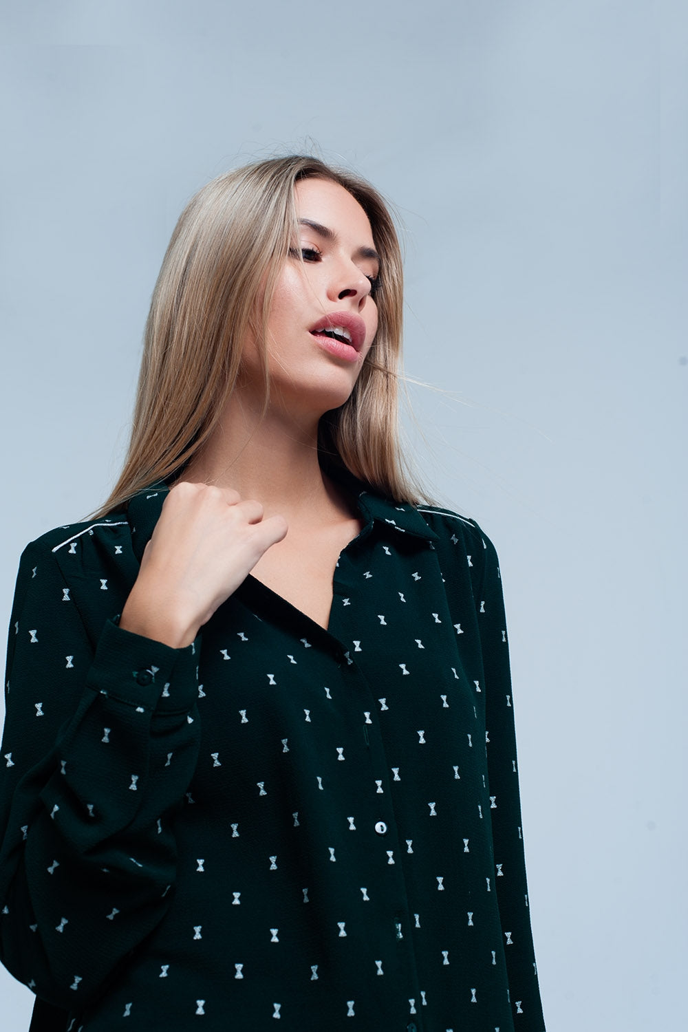Camisa Verde larga con estampado en plateado