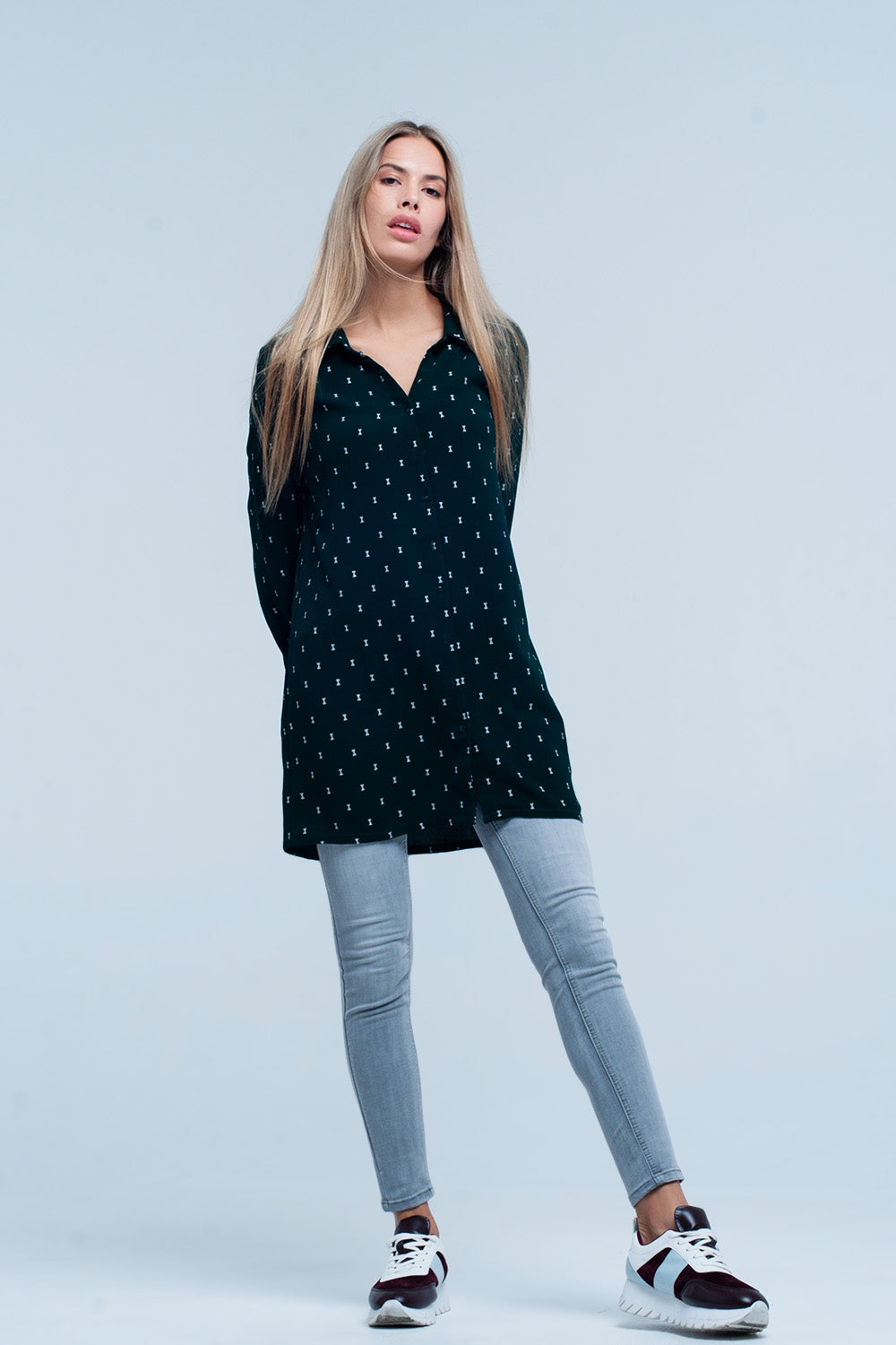 Camisa Verde larga con estampado en plateado