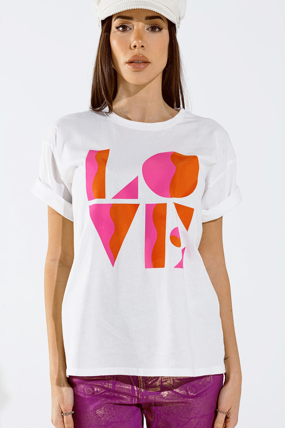 Camiseta con estampado digital LOVE art deco en blanco