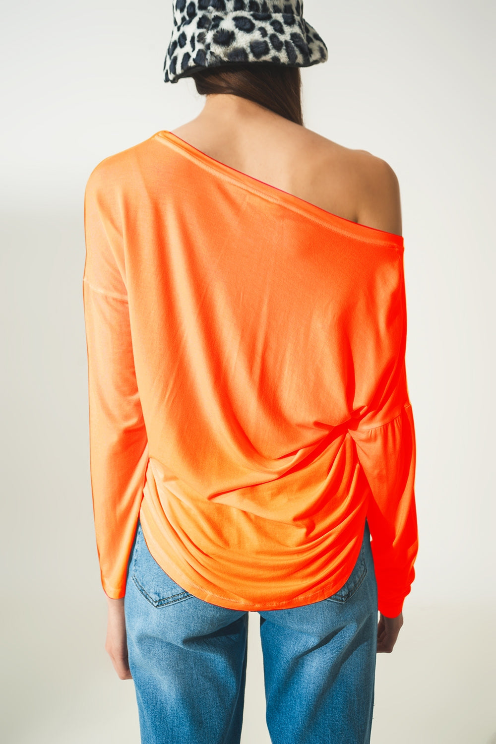 Camiseta naranja cuello barco de manga larga en modal