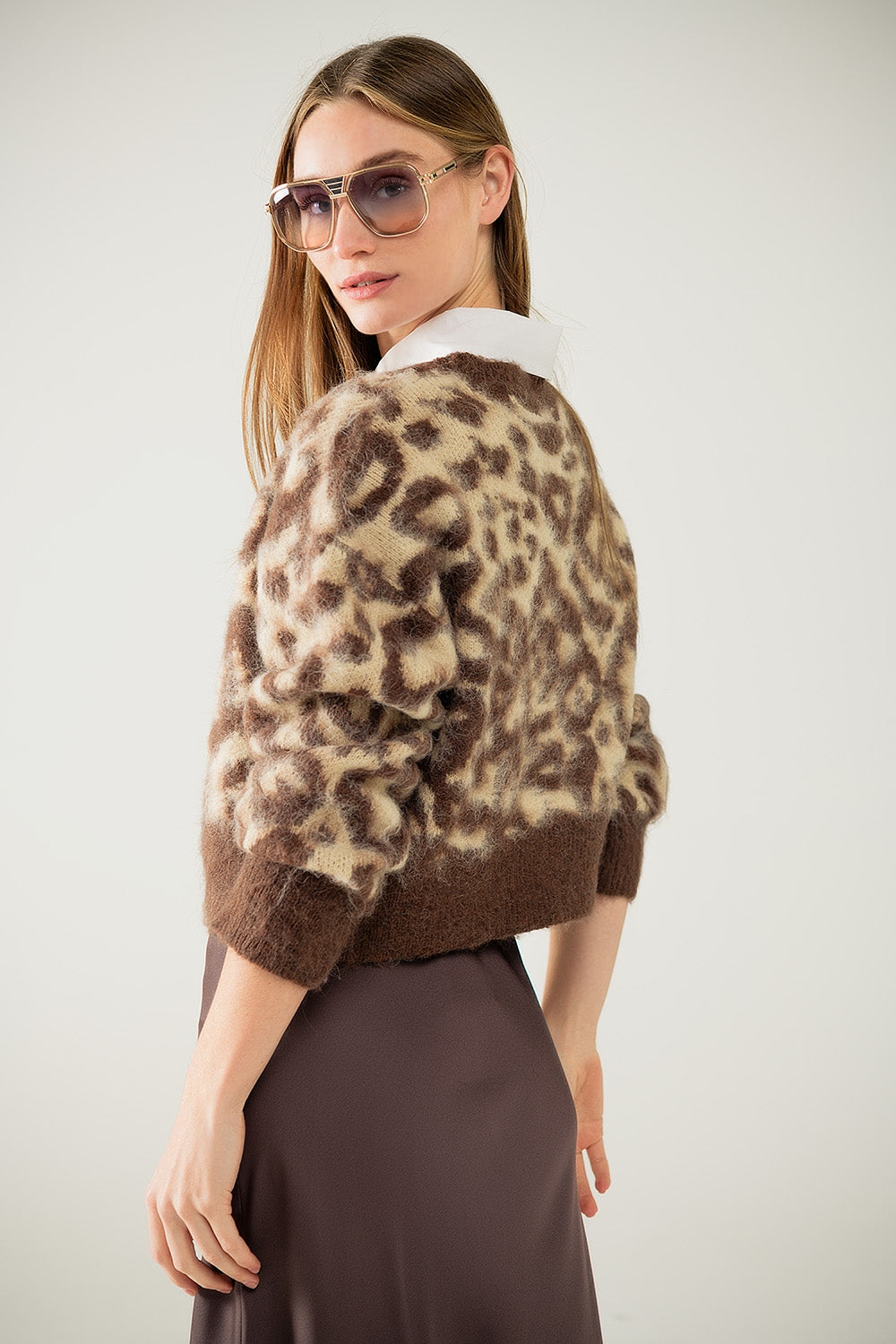 cárdigan con estampado de leopardo y lana en beige