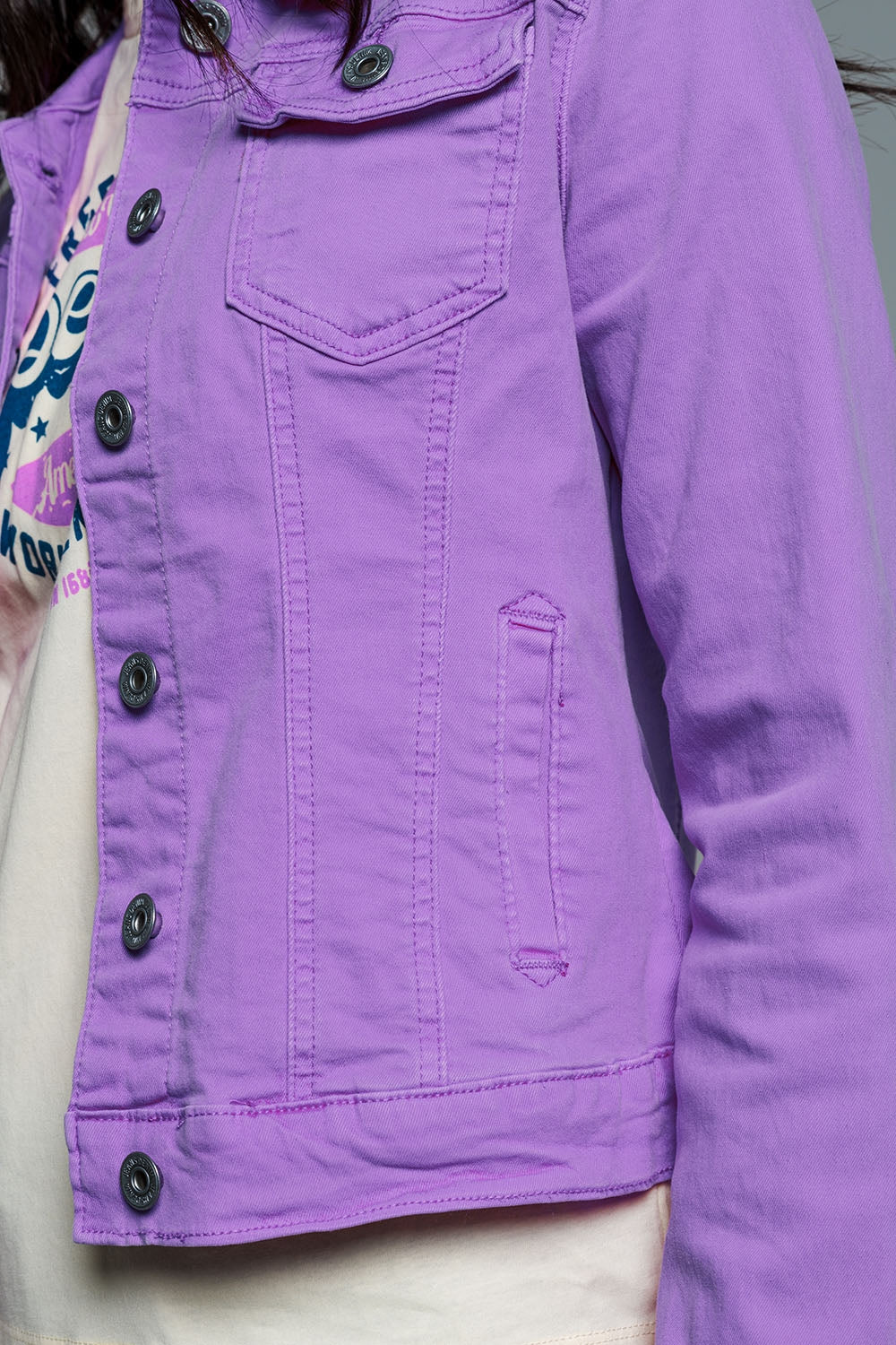 Cazadora vaquera slim trucker en lila