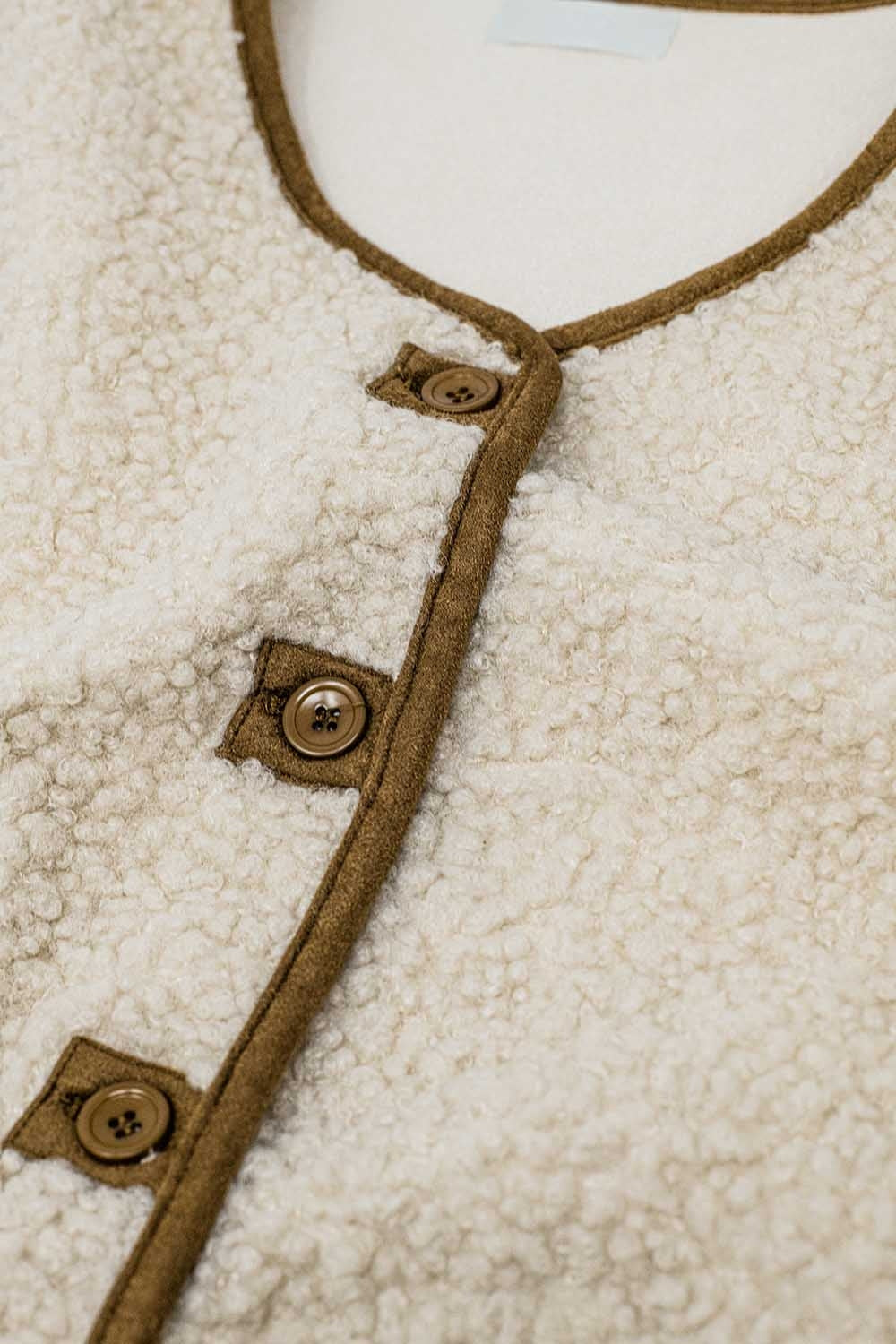 chaleco teddy en color beige