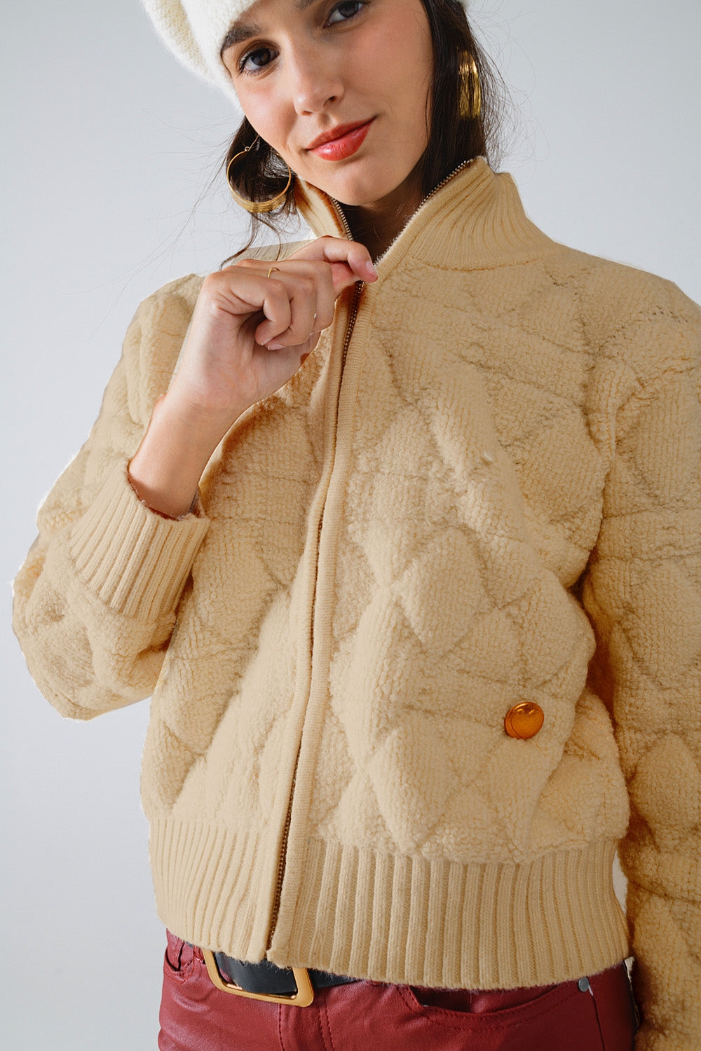 Chaqueta bomber de suave punto grueso en color camel