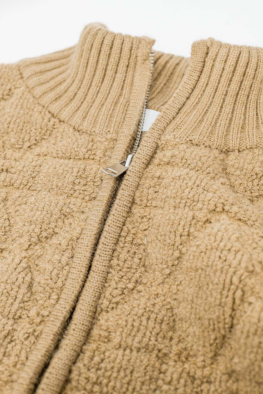 Chaqueta bomber de suave punto grueso en color camel