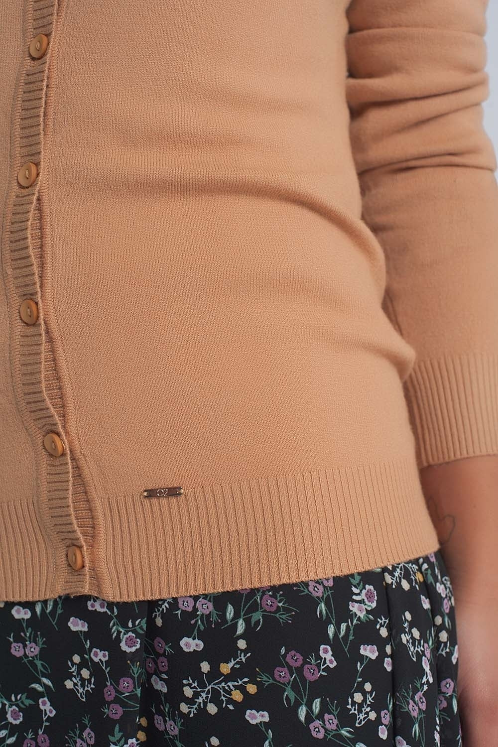 Chaqueta de punto con botones delanteros en camel