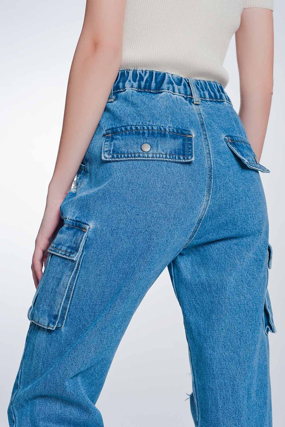 Jeans boyfriend con bolsillos laterales y rotos