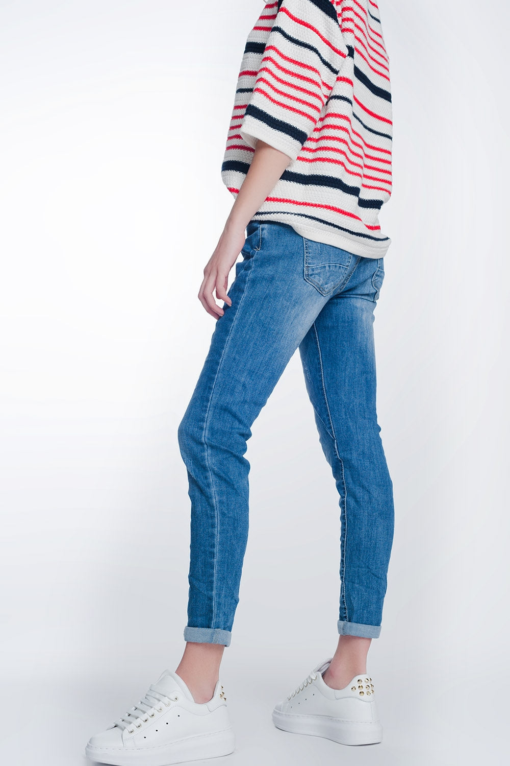 Jeans boyfriend lavado medio con botones