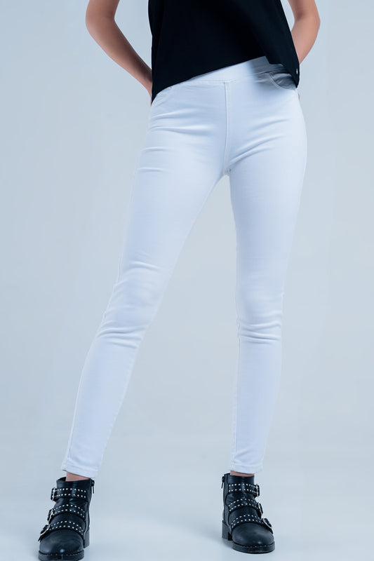 Q2 Jeggings blancos con bolsillos traseros