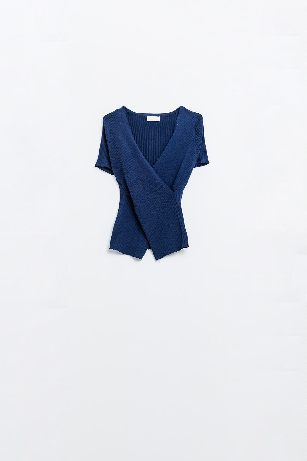 Jersey azul marino con parte delantera cruzada y cuello en V