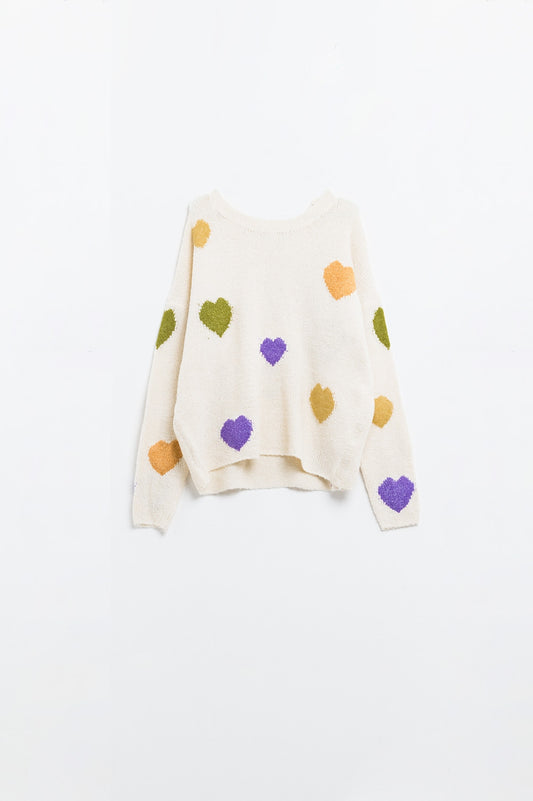 Q2 Jersey beige con cuello barco y estampado de corazones