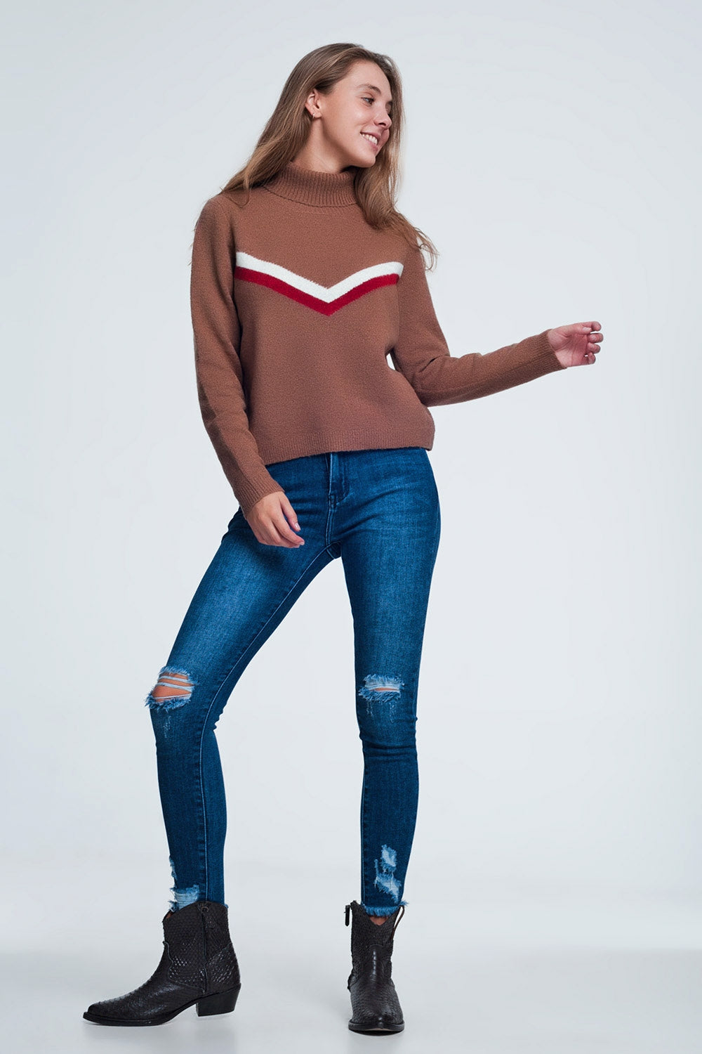 Jersey color marron con detalle de chevron