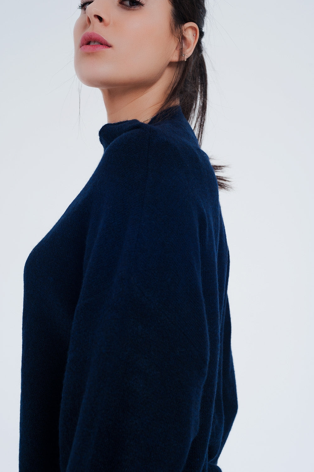 Jersey con cuello desbocado en azul