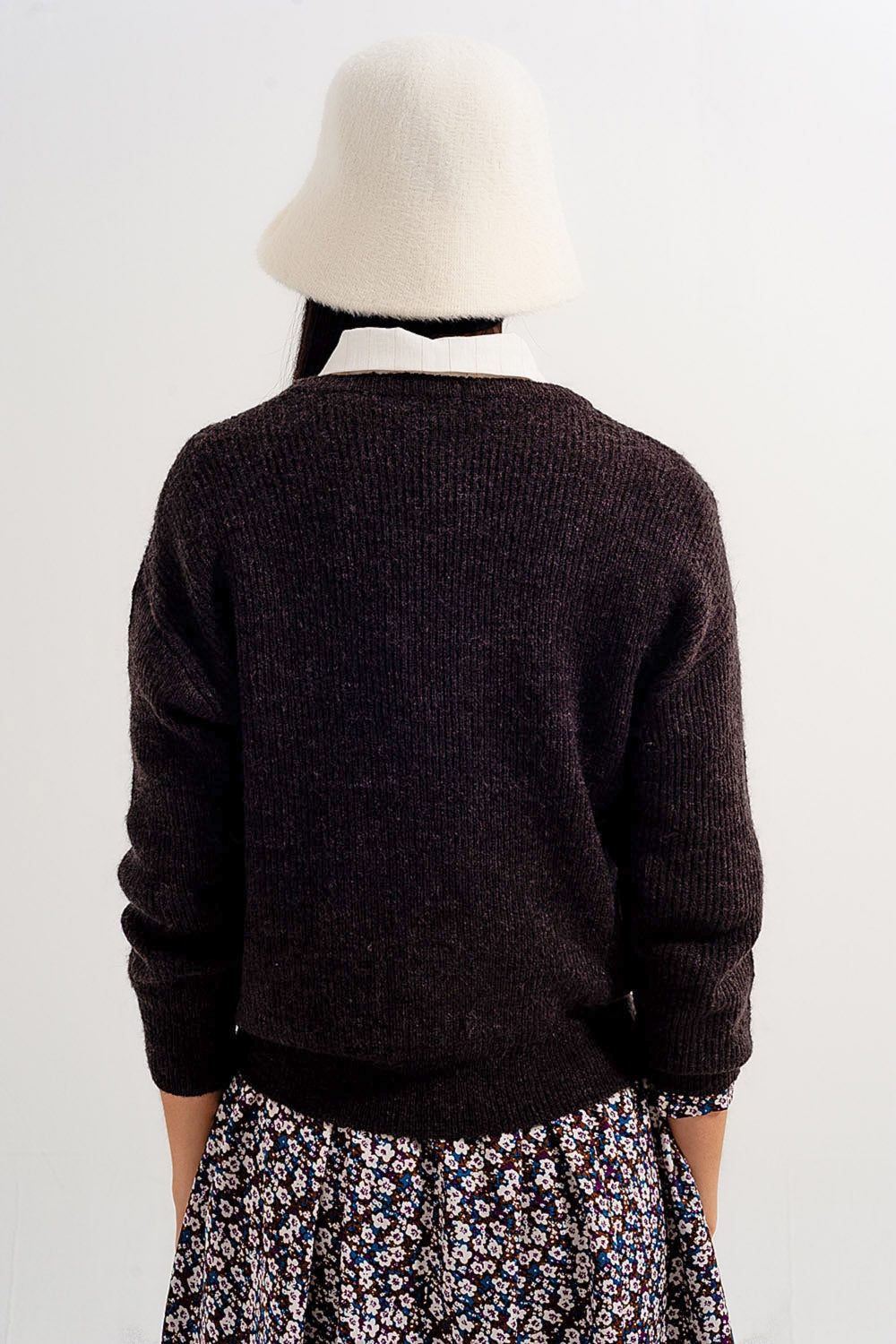 Jersey con cuello redondo color chocolate