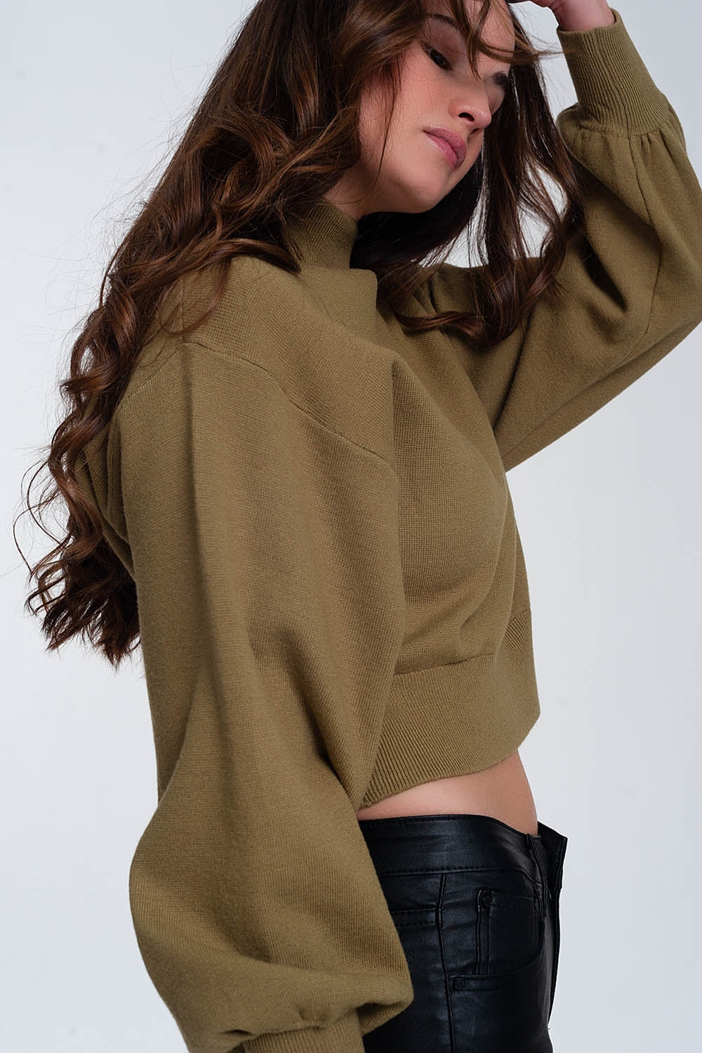 Jersey corto con cuello alzado color verde