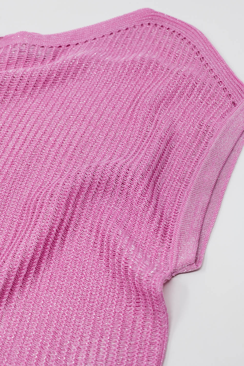 Jersey de canalé con cuello barco y mangas casquillo en rosa