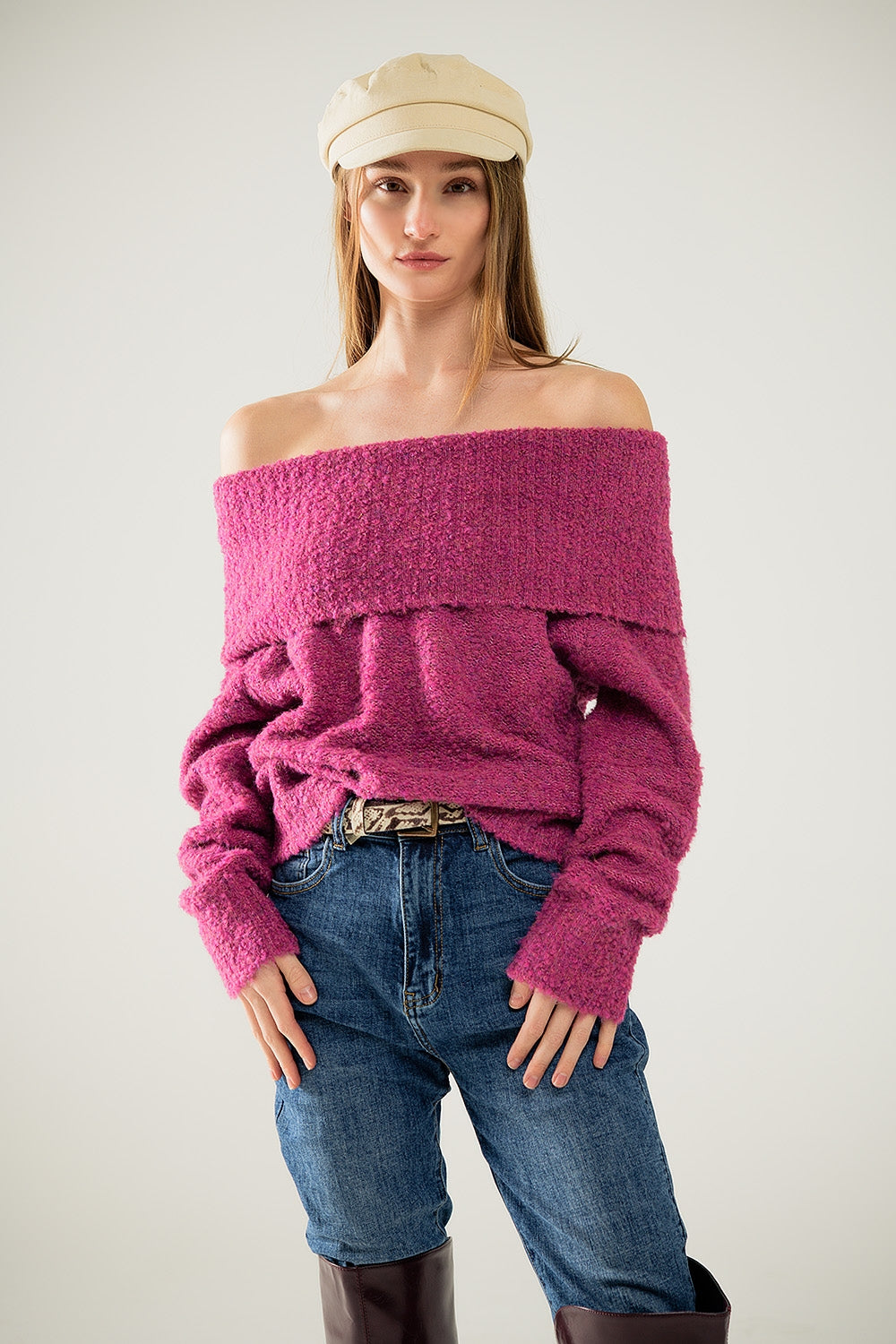 jersey de punto con cuello barco en fucsia