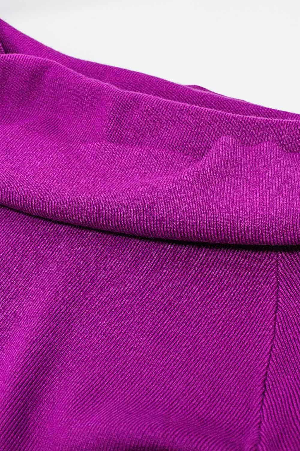 Jersey de punto fino fucsia con amplio cuello barco
