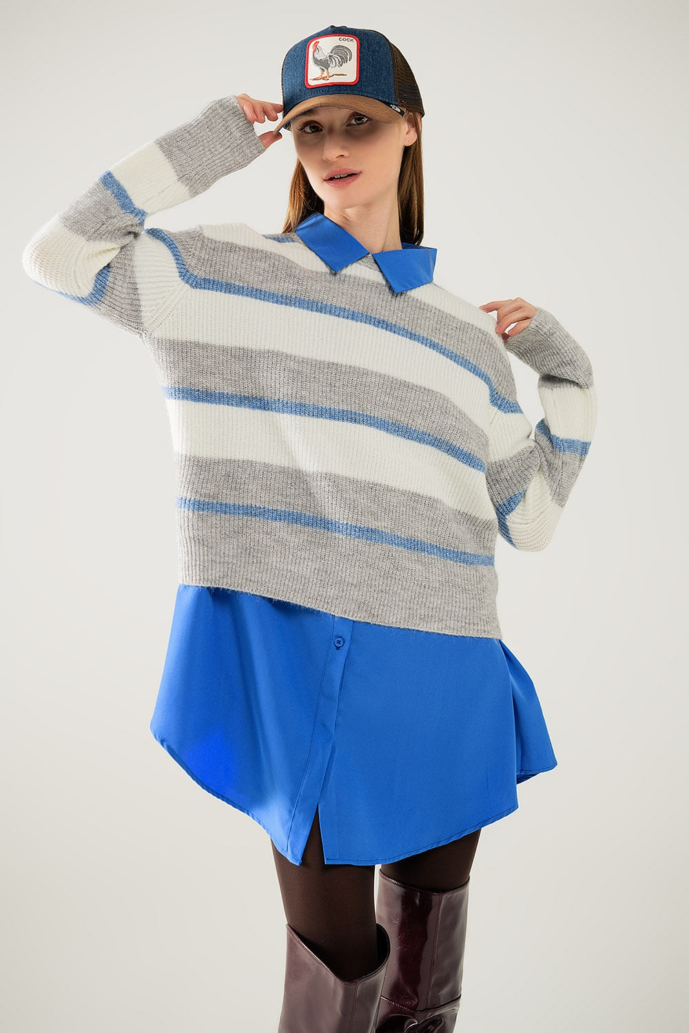 Jersey gris con rayas crudas y azules