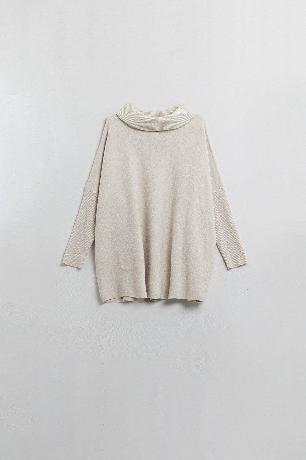 Q2 jersey oversize beige con mangas ajustadas de canalé