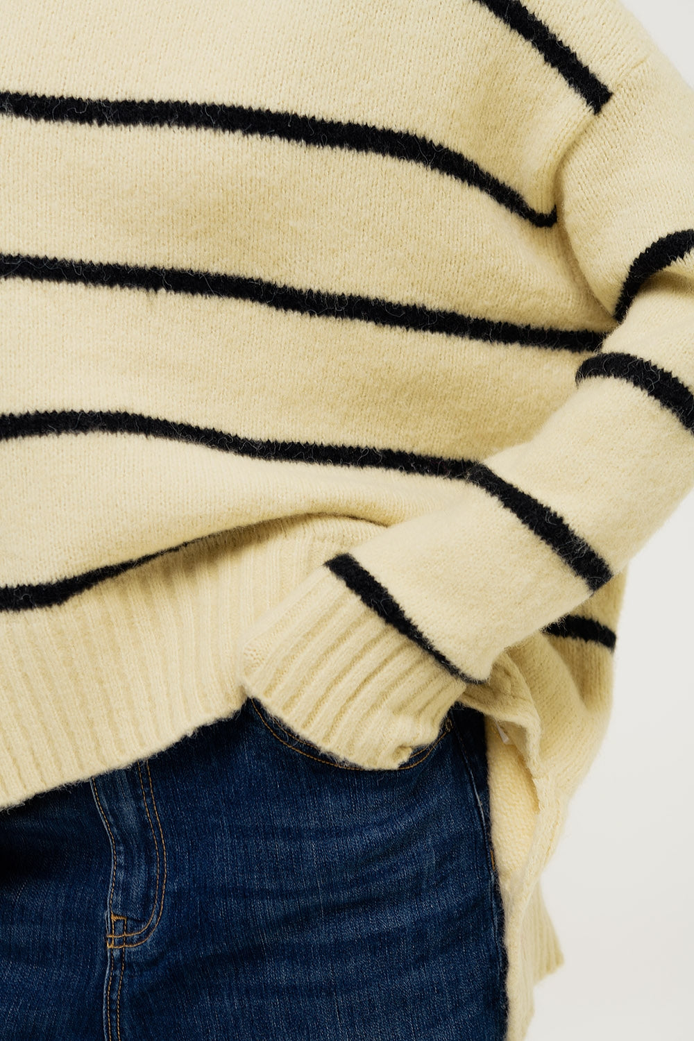 Jersey oversize crema con rayas negras