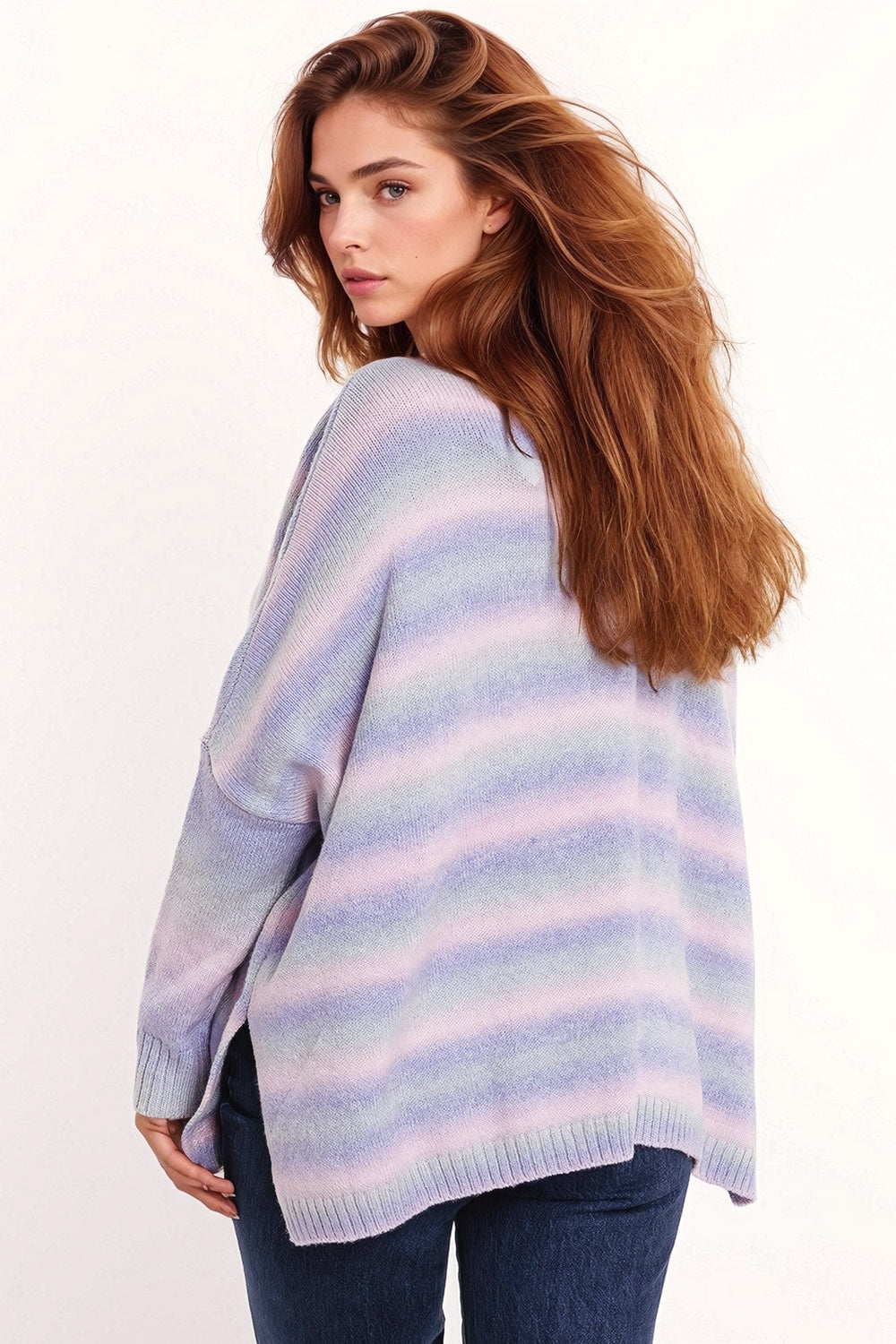 Jersey oversize multicolor en tonos morados Cuello alto con aberturas laterales