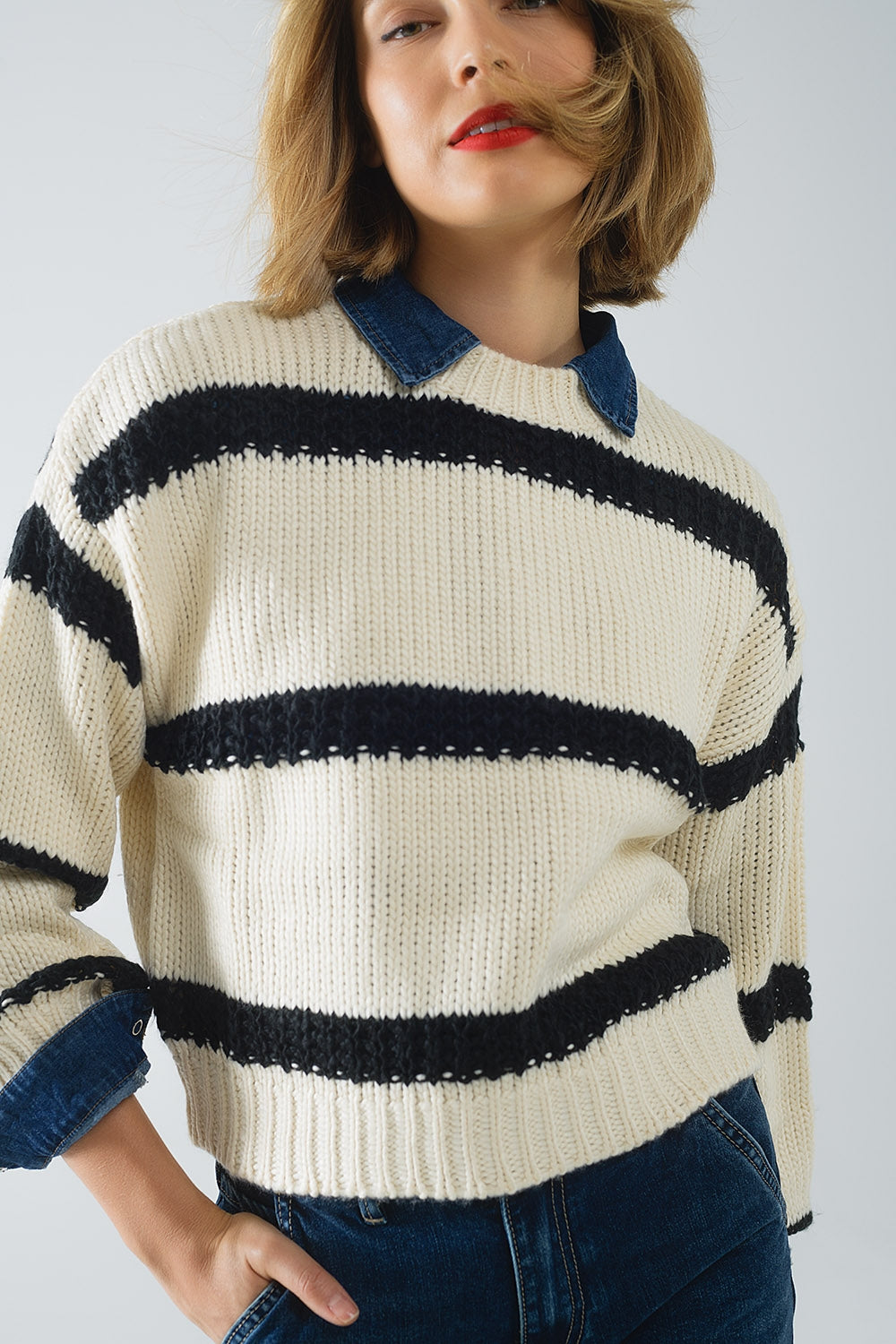 Jersey relajado beige con rayas negras