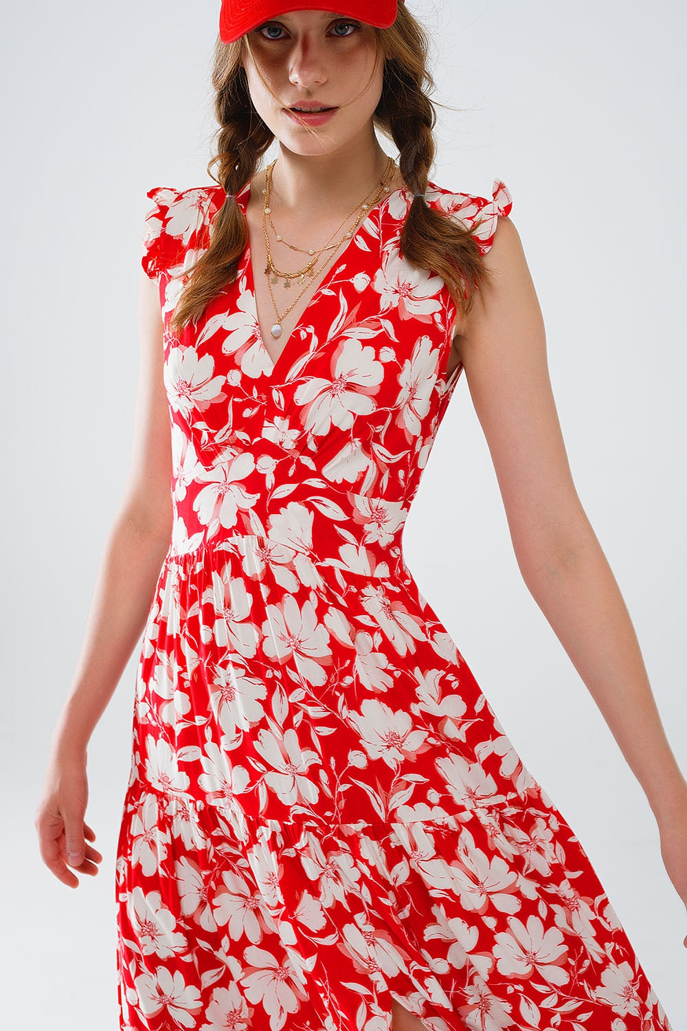 Maxi vestido rojo con estampado floral y escote en V