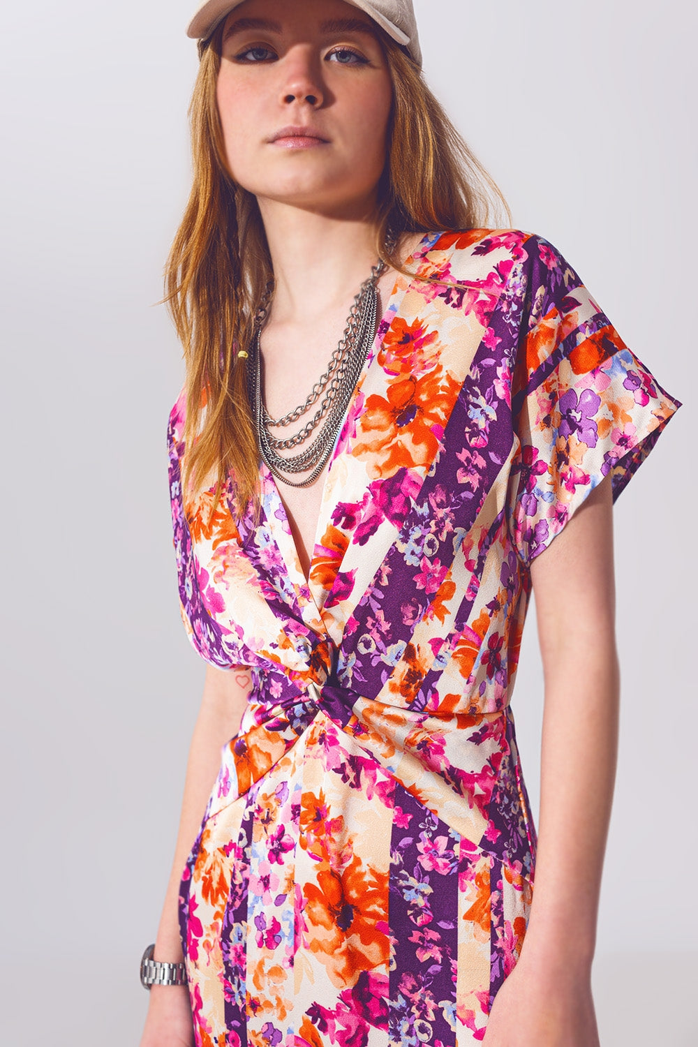 Maxivestido anudado con estampado de flores en multicolor
