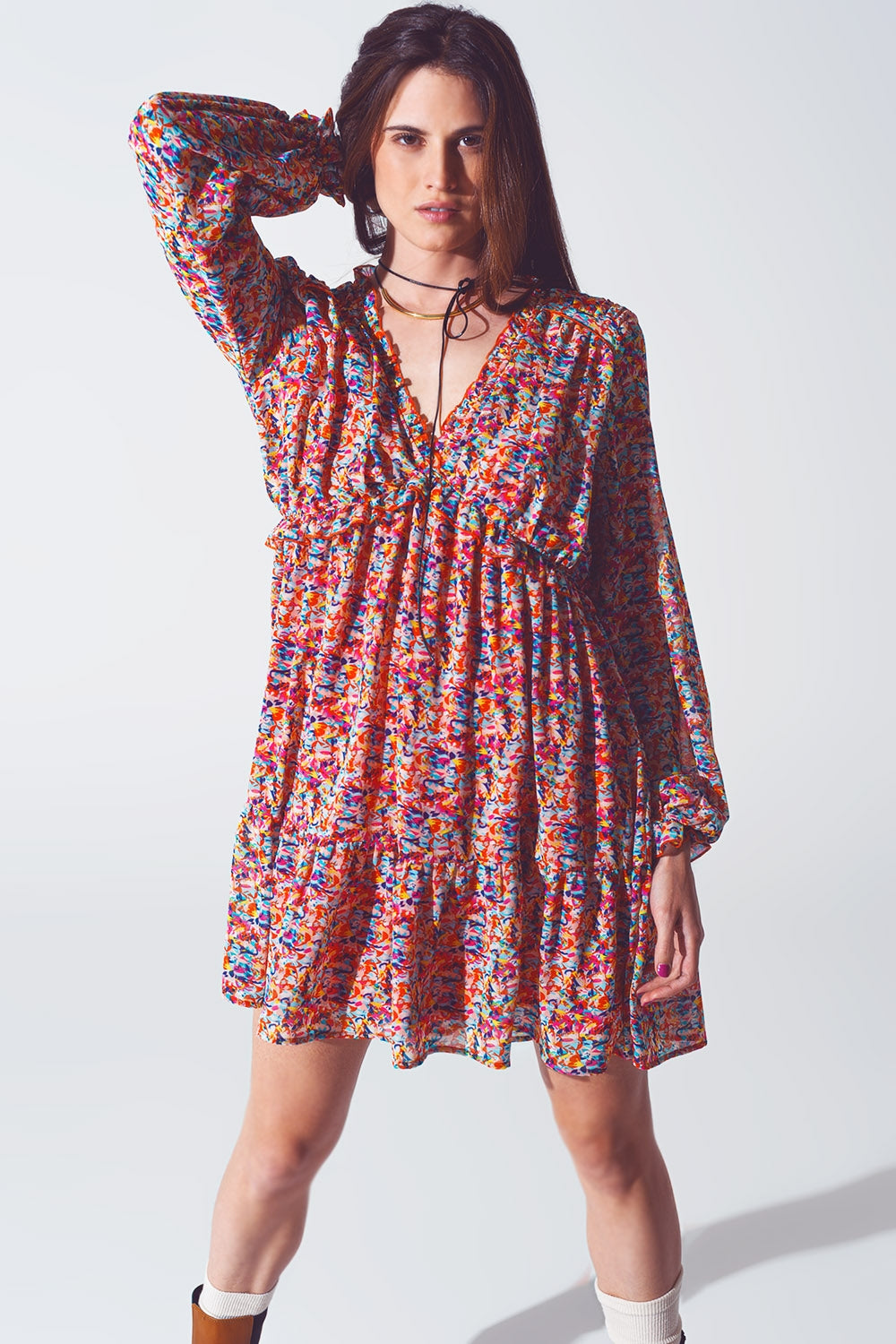 Mini Vestido Floral con Cuello en V Multicolor