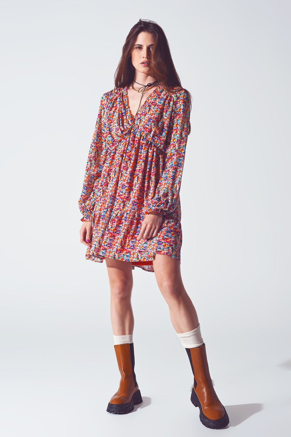 Mini Vestido Floral con Cuello en V Multicolor