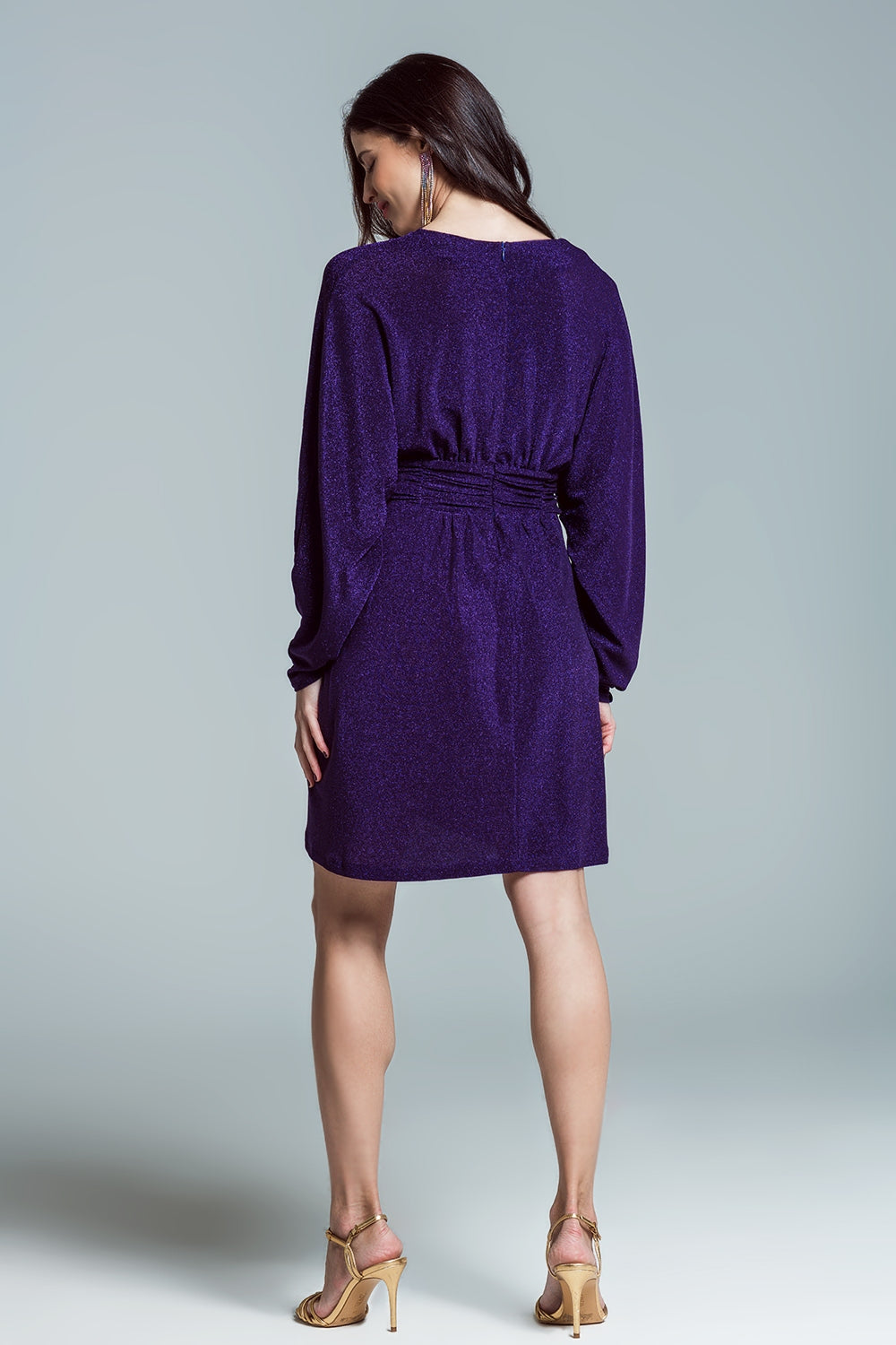 Mini vestido largo de purpurina con escote en V en morado