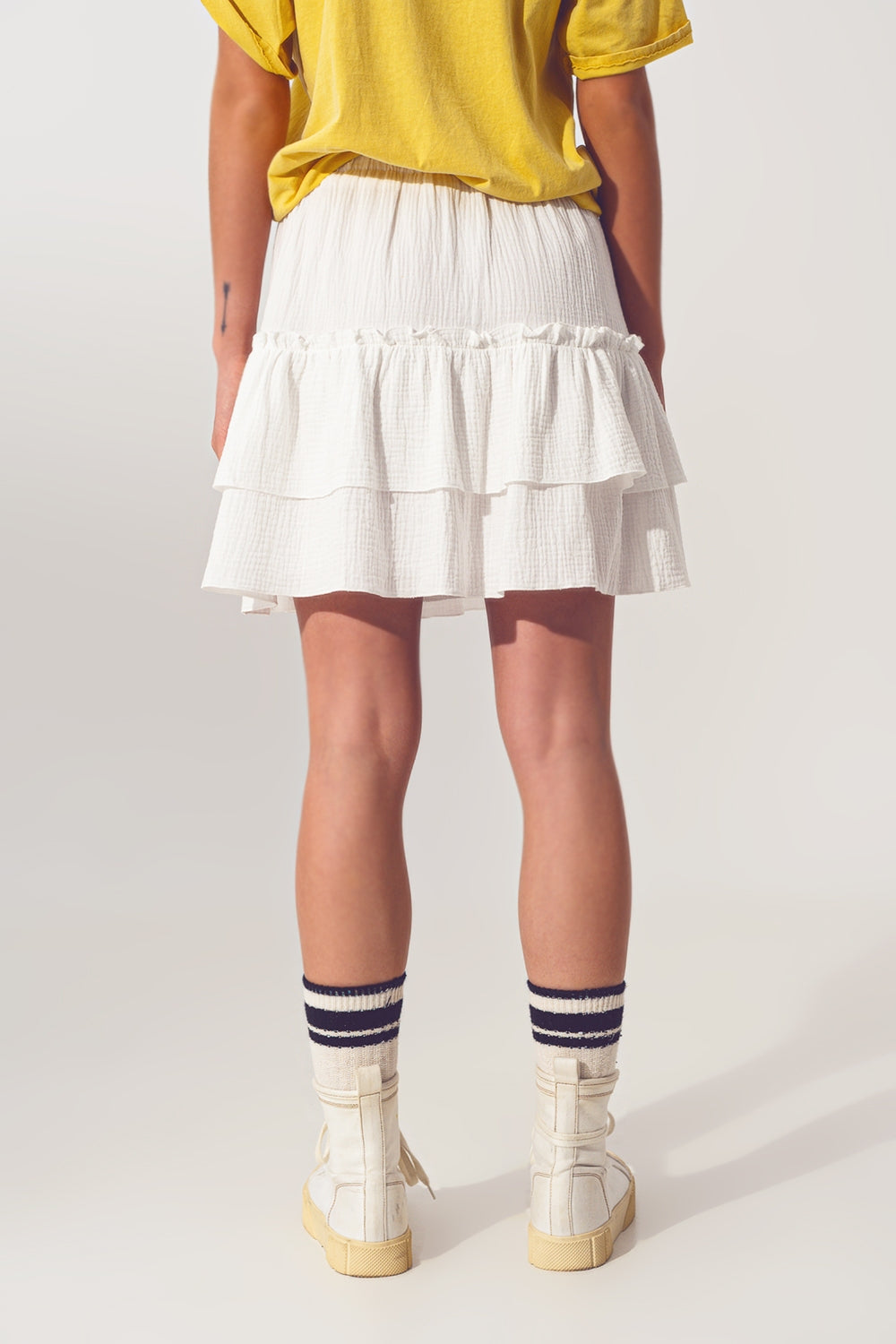 Minifalda con Volantes Texturizados en Blanco
