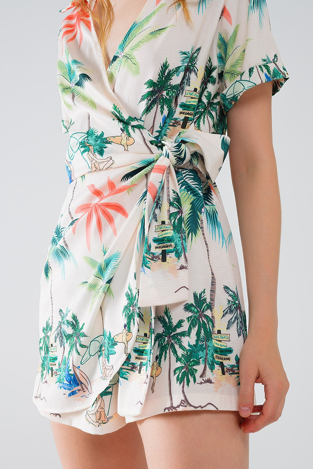 Mono crema con estampado playero y top cruzado
