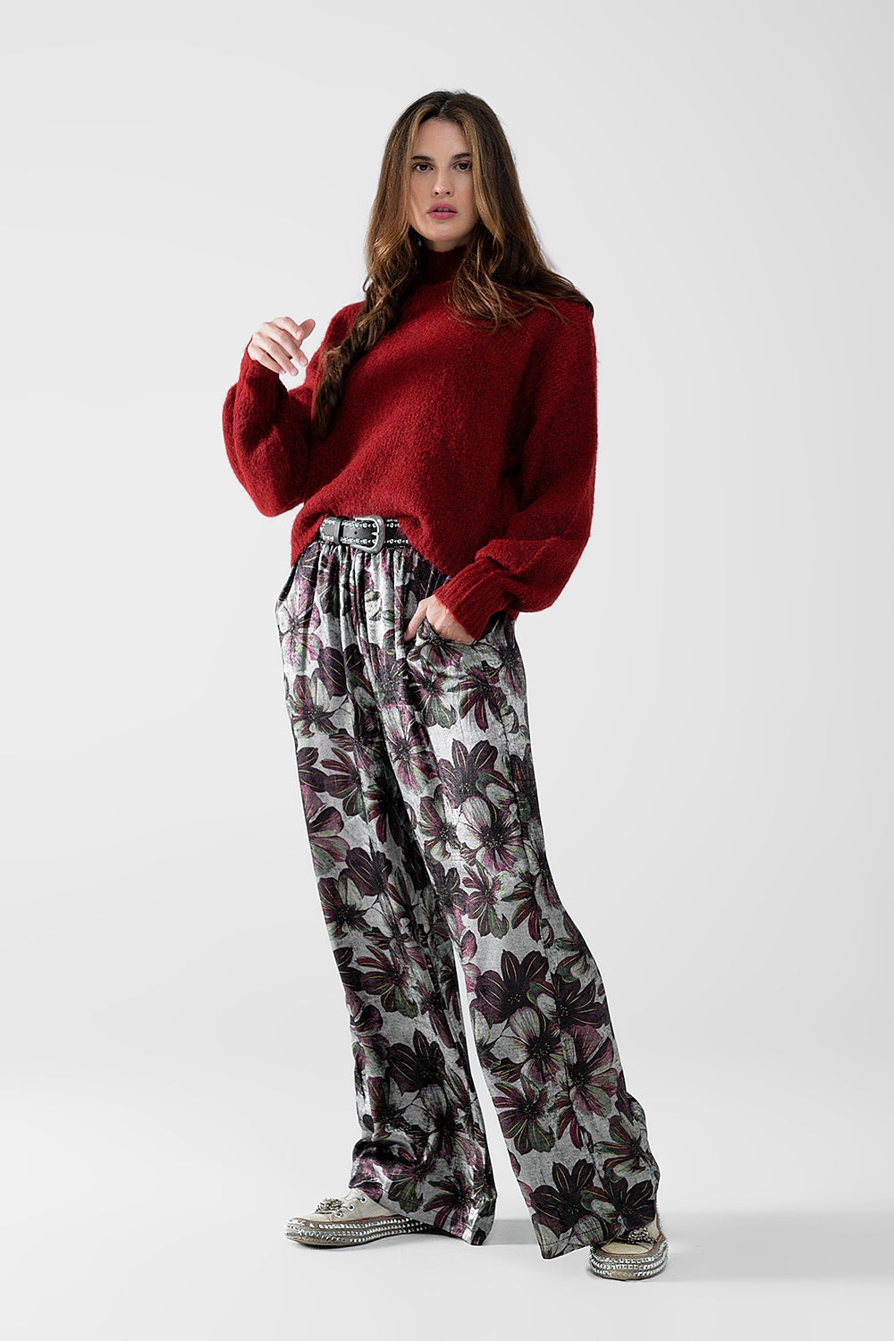 pantalón ancho con estampado floral