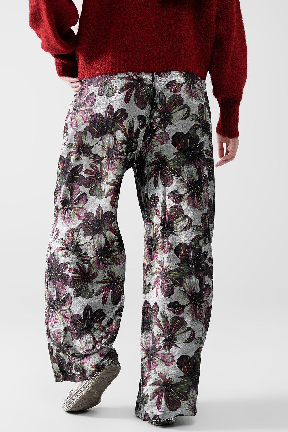 pantalón ancho con estampado floral