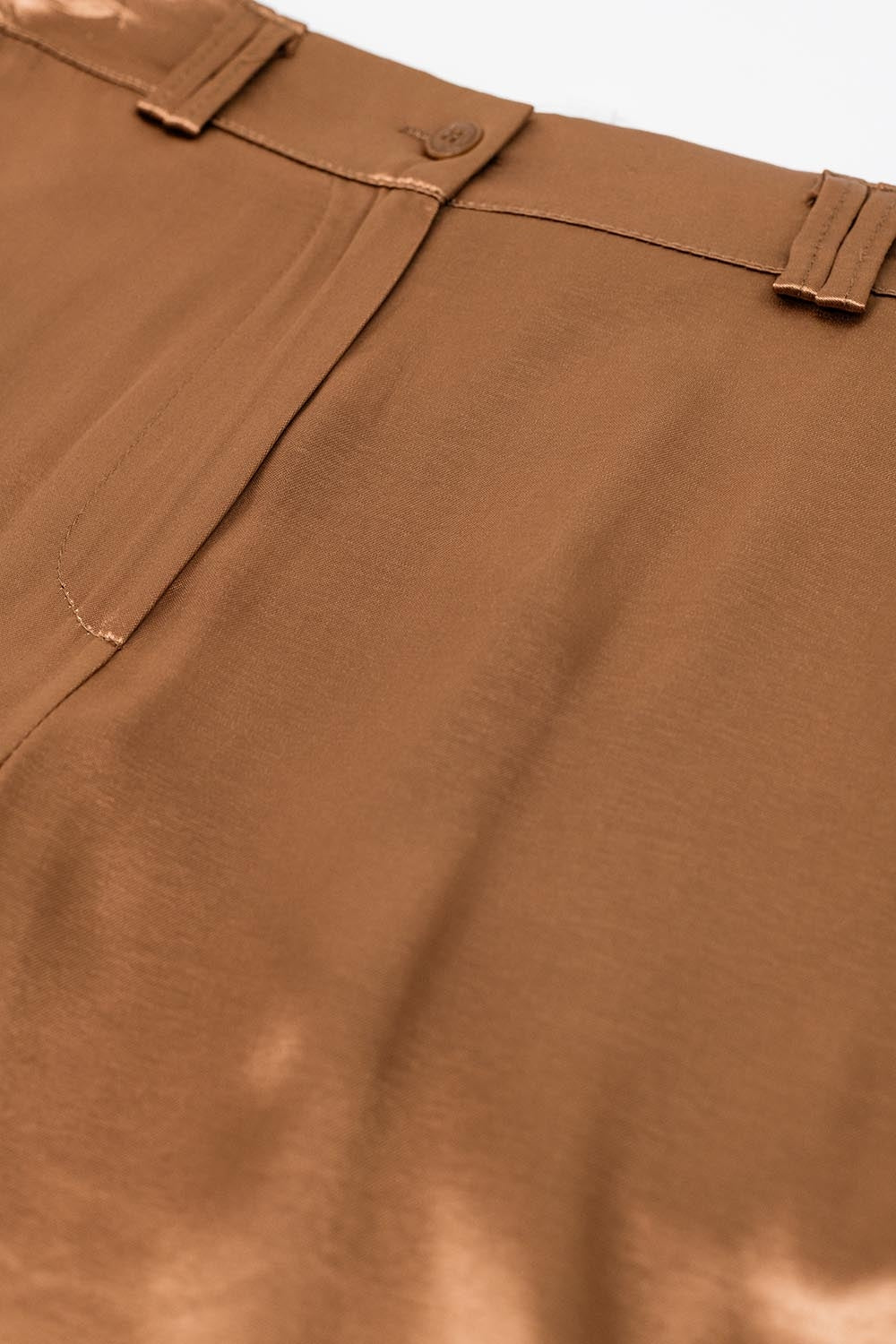 Pantalón de raso camel de pierna ancha