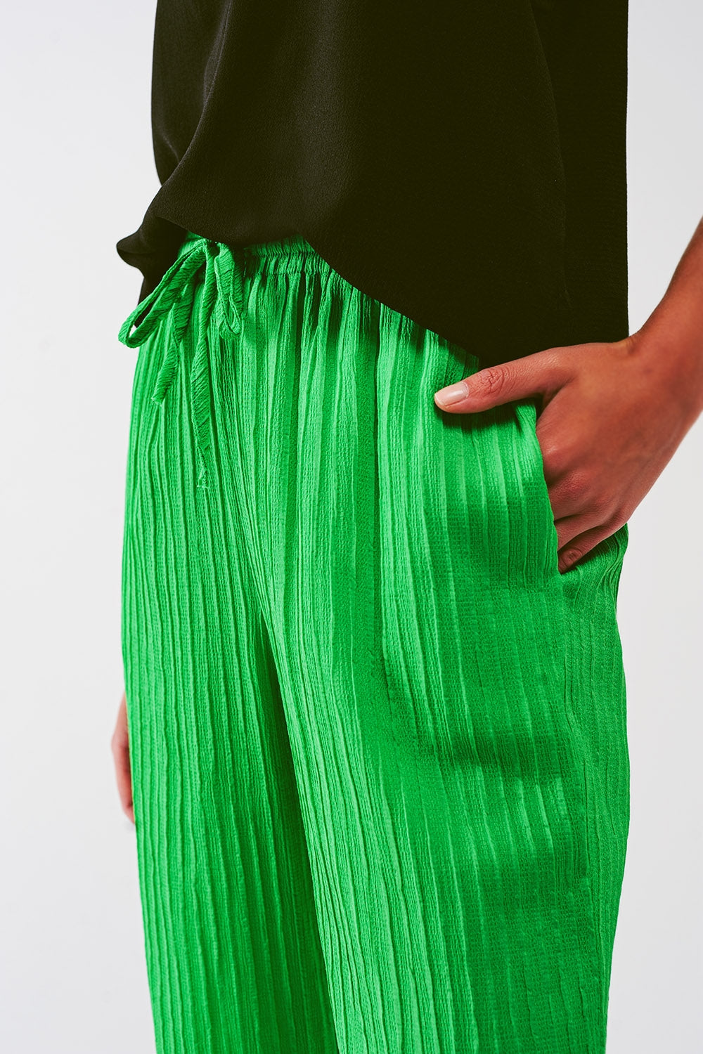 Pantalón de rayas holgado en verde